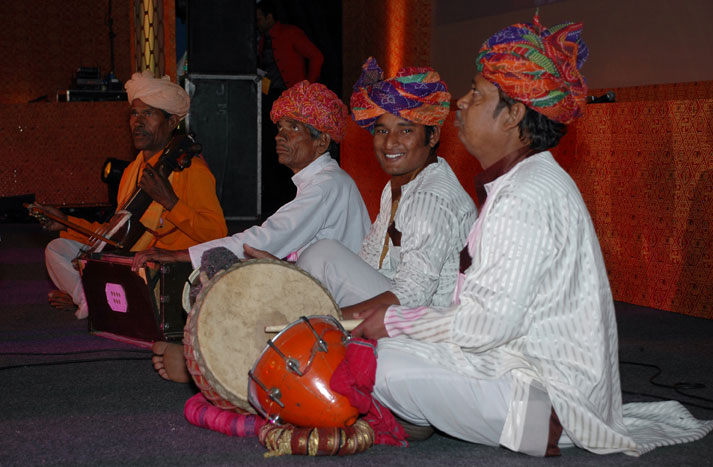 Umaar Mewati  & Band